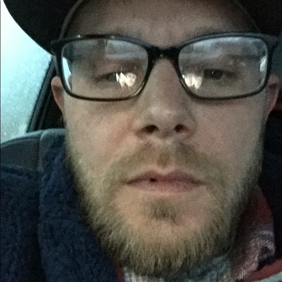 Meet your Posher, Joshua - Picture 1 of 1